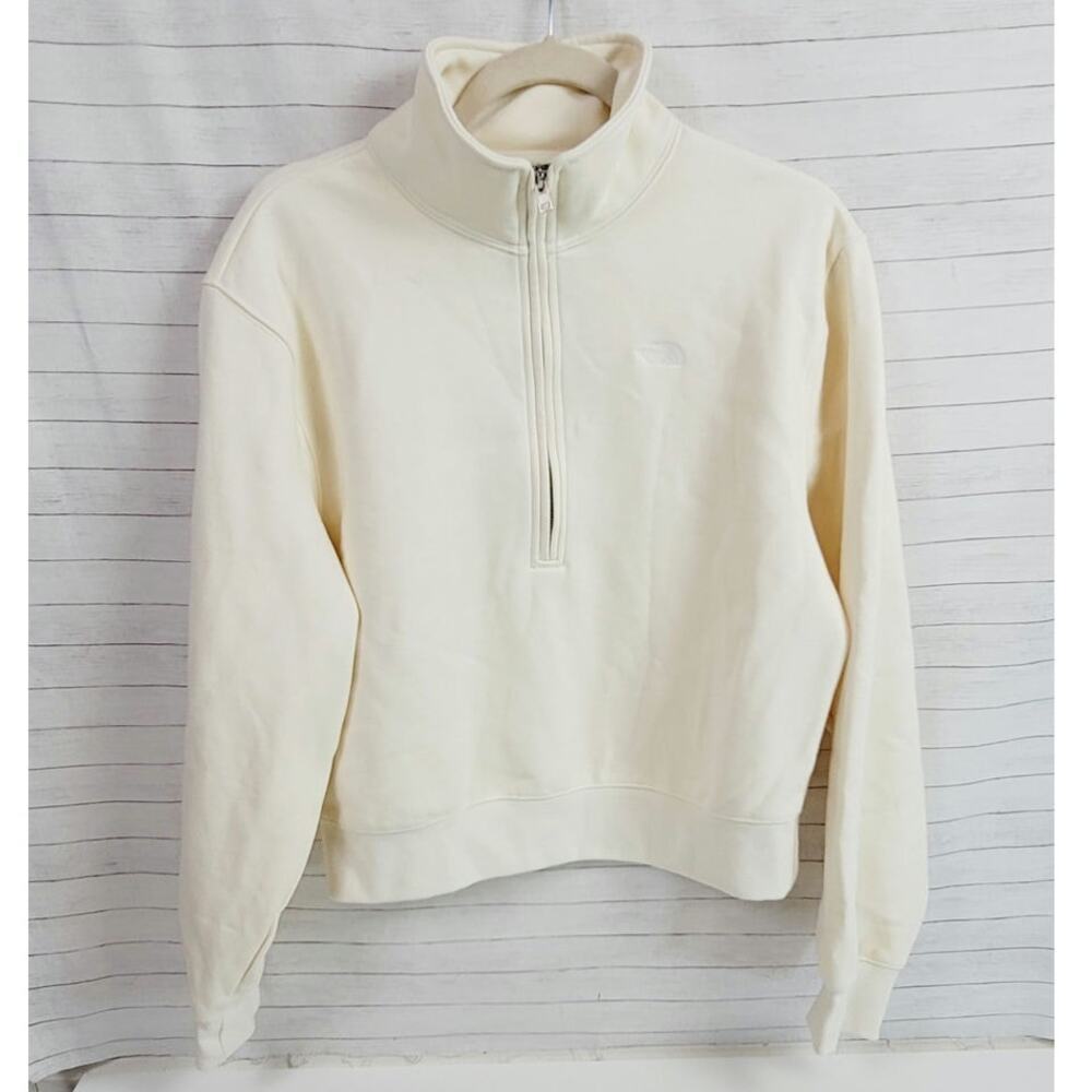 THE NORTH FACE ESSENTIAL 1/2 ZIP in WHITE DUNE, SZ SMALL